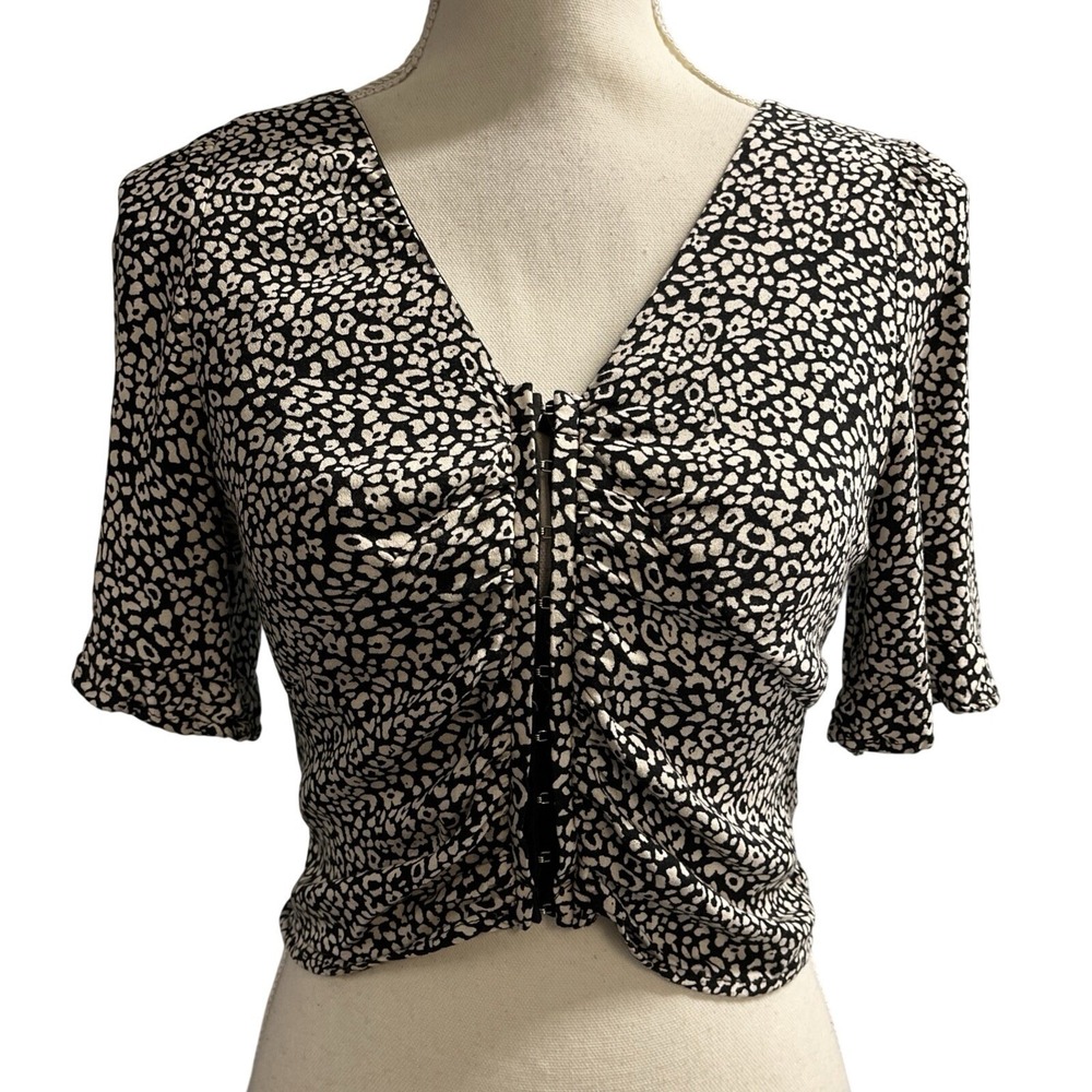 Urban Romantic Top Black Geometric Smocked Crop Size L Coquette Dark Romantic